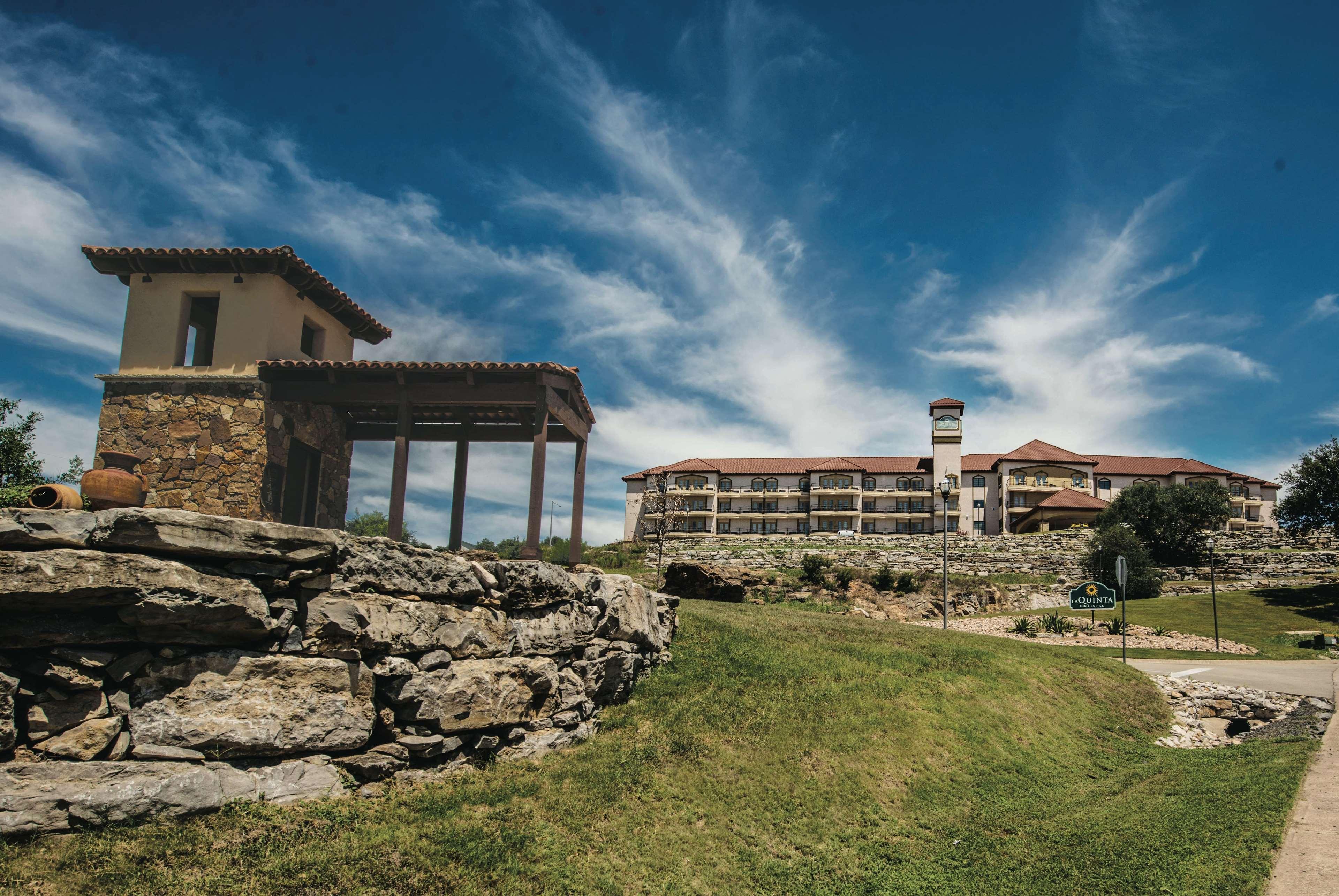 La Quinta By Wyndham Marble Falls Hotel Exterior photo